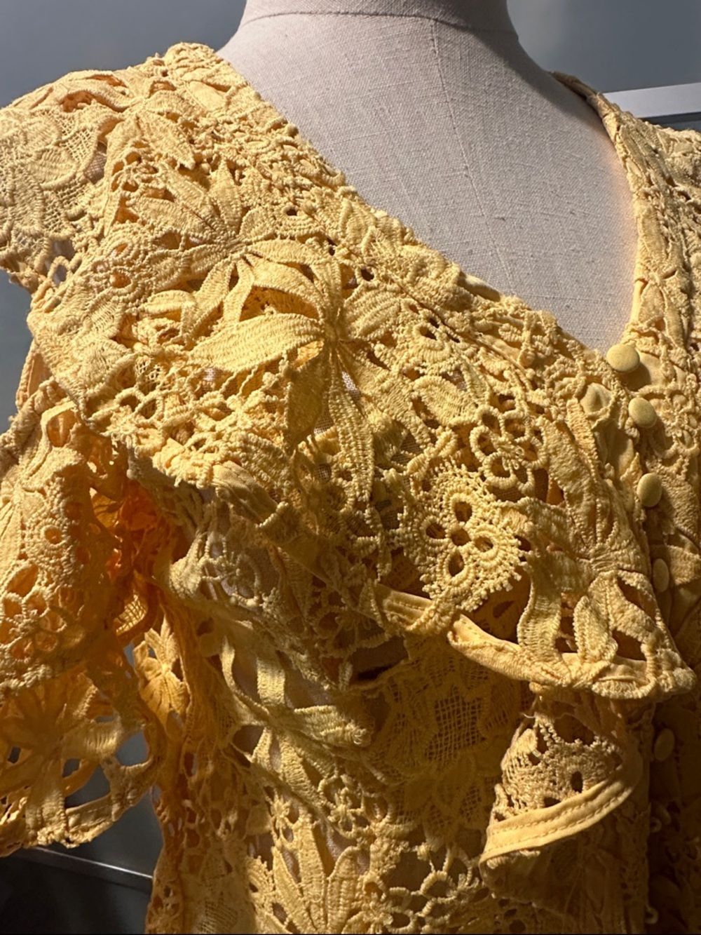 Yellow Lace Button-Front Women's Top - Picture 4 of 4
